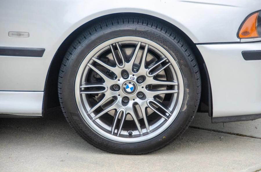 Колеса BMW M5 (E39) 2003 года  (фото 116 из 148)